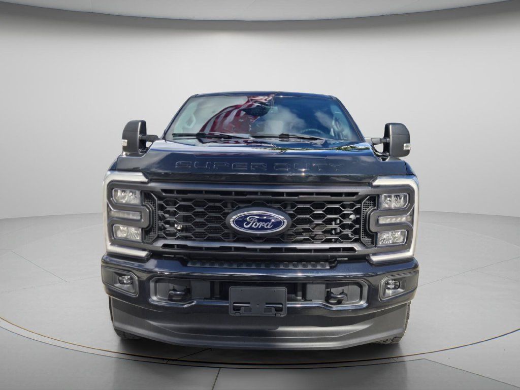 Used 2023 Ford F250 XLT w/ XLT Premium Package AWD/4WD image 4