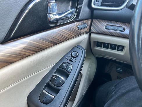 Used 2017 Nissan Maxima Platinum image 19