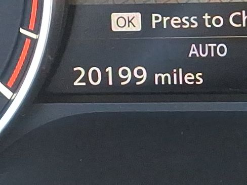 Used 2021 Nissan Rogue SV image 19