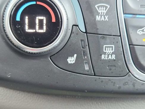 Used 2019 Chevrolet Traverse LT FWD image 15