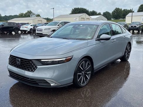 Used 2023 Honda Accord Touring image 1