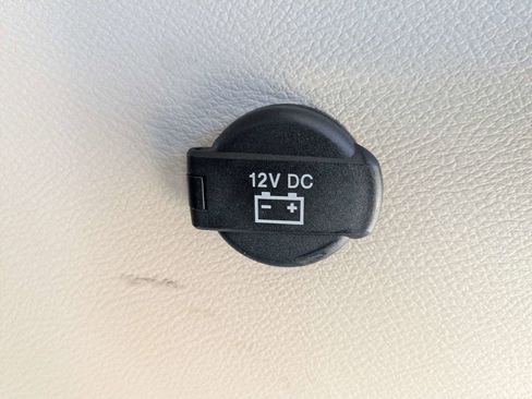 Used 2023 Chrysler Pacifica Limited FWD image 15