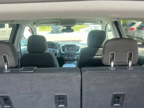 Used 2020 GMC Terrain SLE w/ Driver Convenience Package FWD image 11