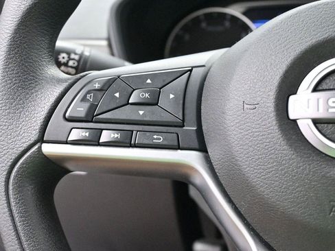 Used 2024 Nissan Altima 2.5 SV FWD image 17