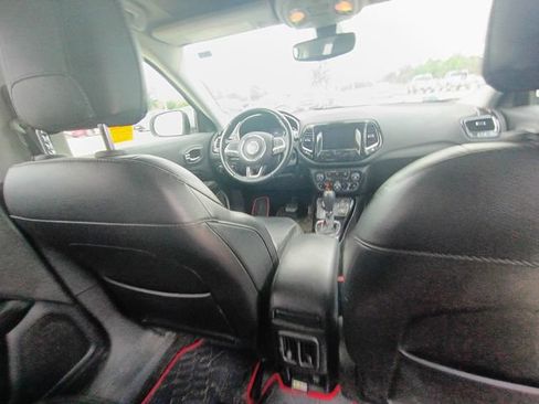 Used 2019 Jeep Compass Latitude AWD/4WD image 16