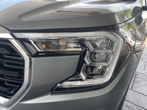 Used 2023 GMC Terrain SLE w/ Driver Convenience Package image 10