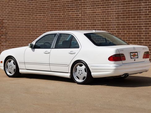 Used 2000 Mercedes-Benz E 55 AMG Sedan image 3