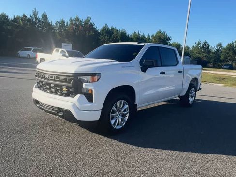 Used 2025 Chevrolet Silverado 1500 Custom image 4