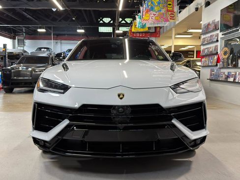 Used 2024 Lamborghini Urus S AWD/4WD image 2