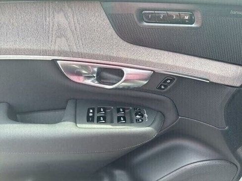 Used 2025 Volvo XC90 B6 Ultra w/ Protection Package Premier image 25