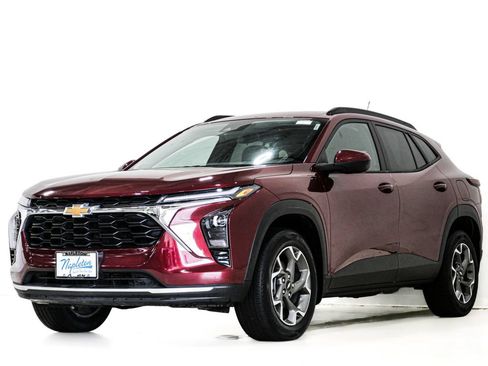 Used 2024 Chevrolet Trax LT w/ Driver Confidence Package FWD image 3