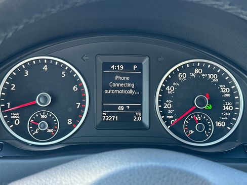 Used 2017 Volkswagen Tiguan S image 28