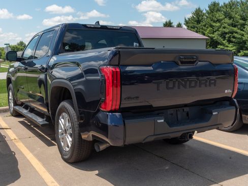 Used 2023 Toyota Tundra SR5 w/ SR5 Premium Package AWD/4WD image 5