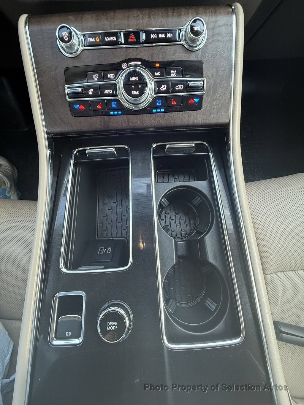 Used 2022 Lincoln Aviator Grand Touring w/ Equipment Group 301A AWD/4WD image 31