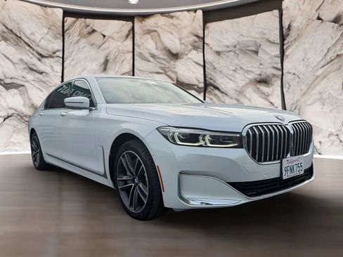 Used 2020 BMW 750i xDrive w/ Autobahn Package AWD/4WD image 3