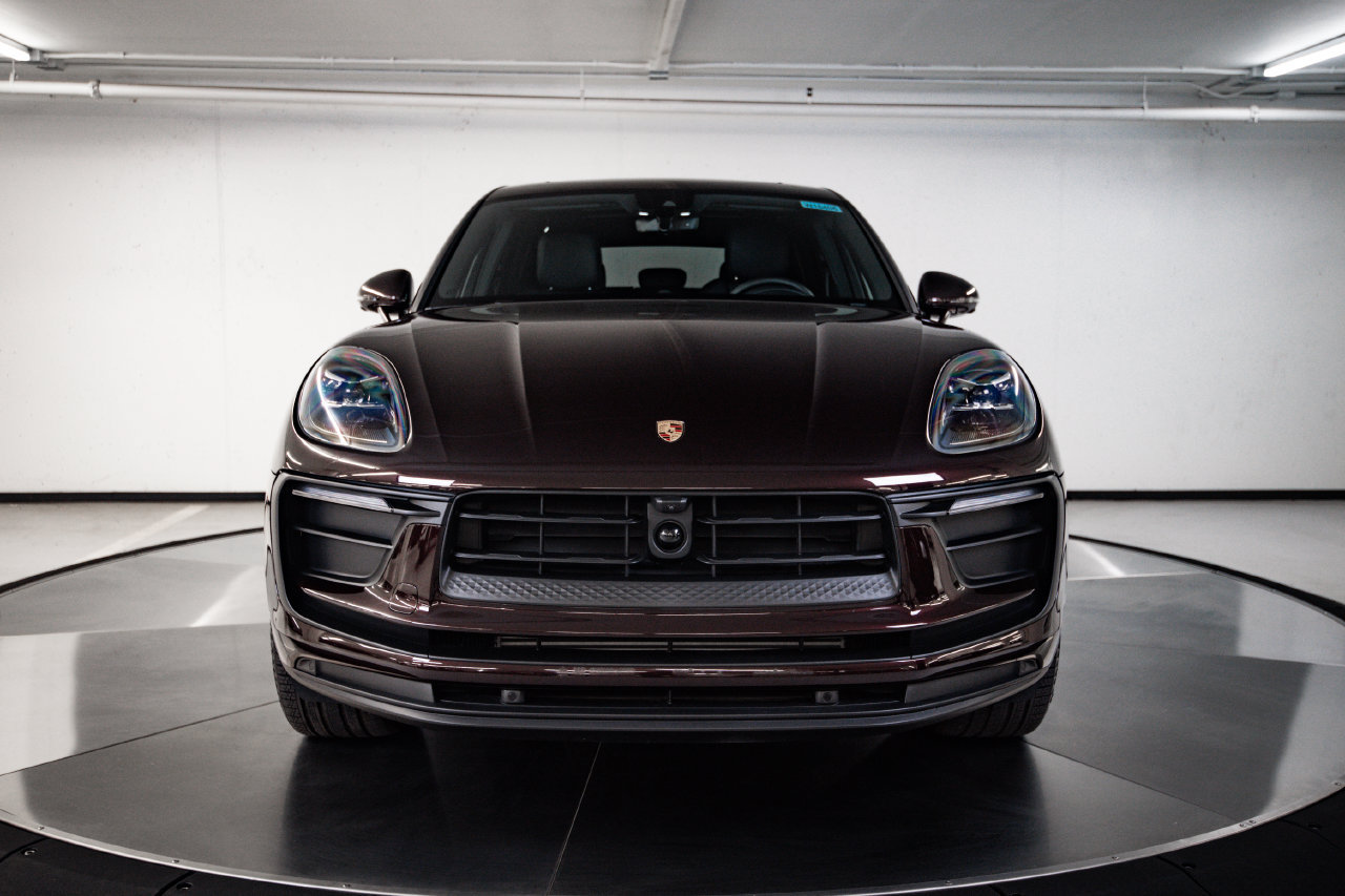 Certified 2026 Porsche Macan AWD/4WD image 10