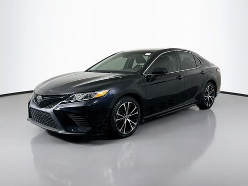 Used 2020 Toyota Camry SE FWD image 4
