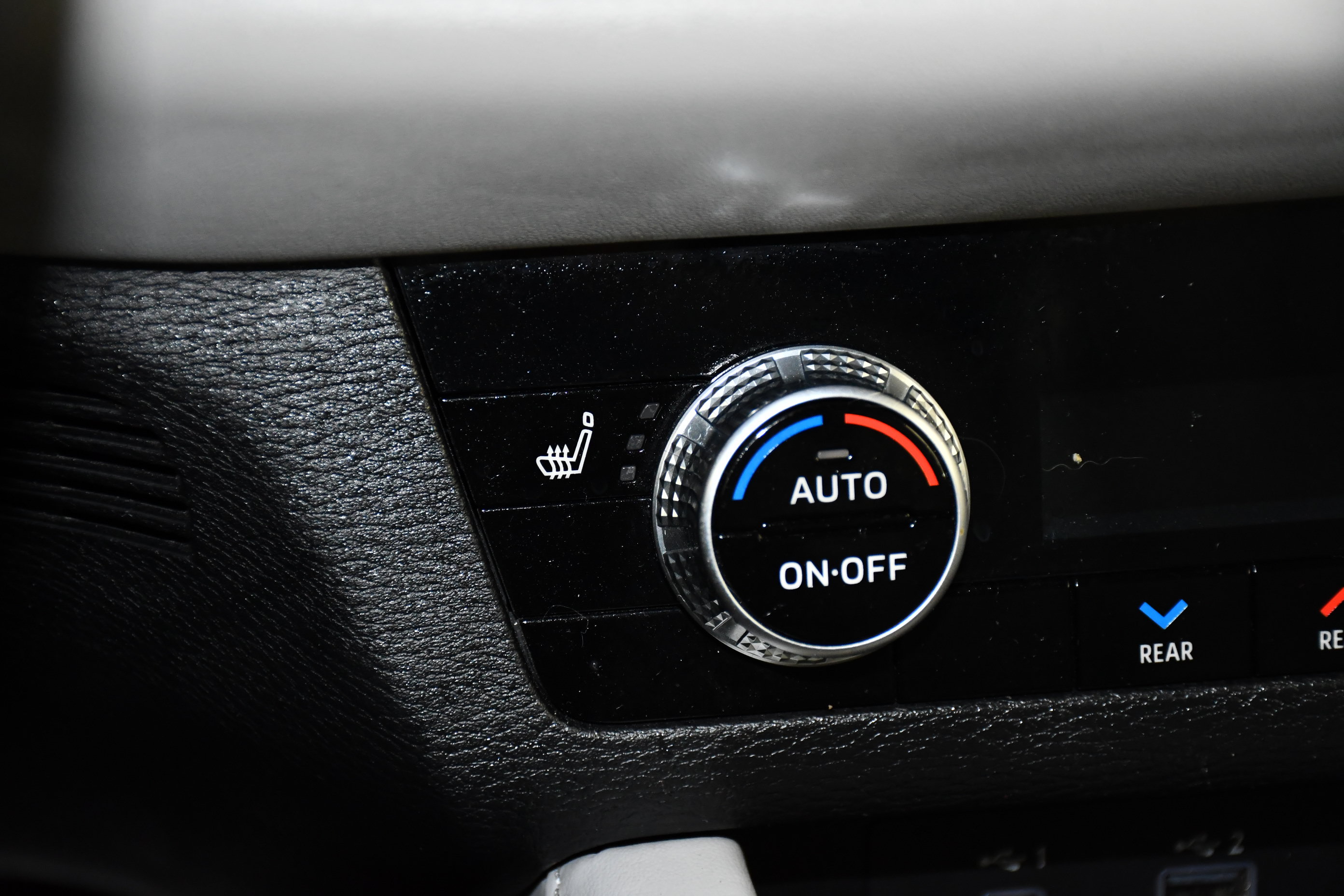 Used 2022 Mitsubishi Outlander SEL AWD/4WD image 29