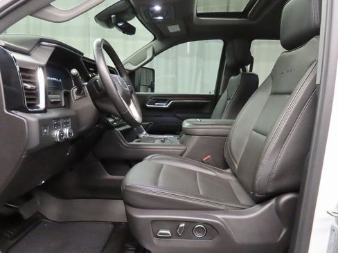 Used 2024 GMC Sierra 3500 Denali w/ Denali Reserve Package image 12