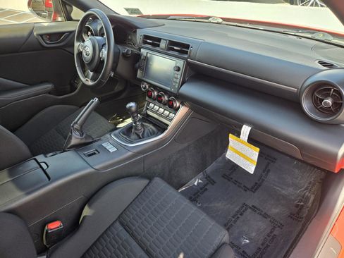 Used 2024 Toyota GR86 image 25