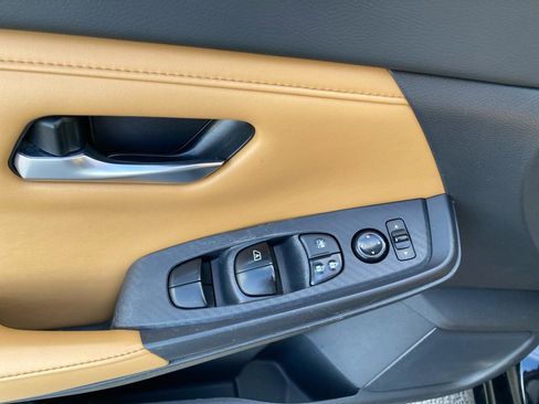 Used 2022 Nissan Sentra SV w/ SV Premium Package image 12