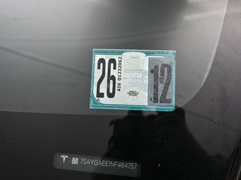 Used 2022 Tesla Model Y Long Range image 8