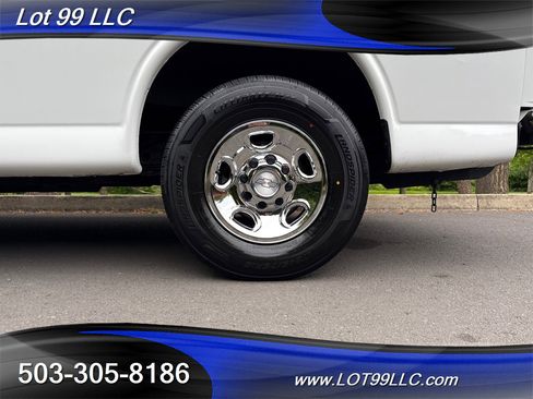 Used 2019 Chevrolet Express 3500 w/ Driver Convenience Package image 73