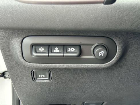 Used 2024 GMC Terrain AT4 w/ Infotainment Package II image 36