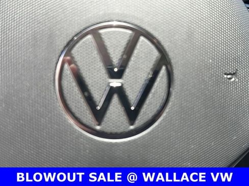Certified 2023 Volkswagen Taos SE FWD image 24