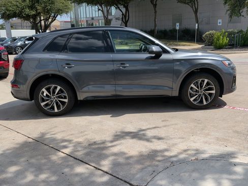 Used 2024 Audi Q5 2.0T Premium w/ Summer of Audi Package AWD/4WD image 11