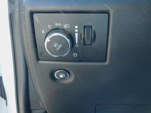 Used 2019 Jeep Grand Cherokee Laredo image 21