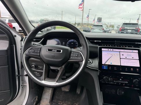 Used 2023 Jeep Grand Cherokee Limited AWD/4WD image 45