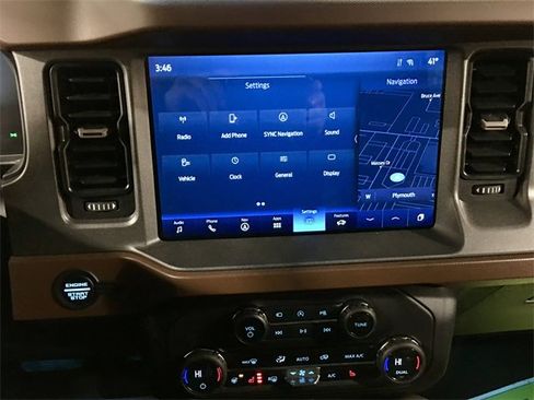 Used 2024 Ford Bronco Outer Banks image 4