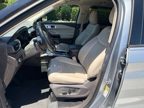 Used 2021 Ford Explorer Platinum w/ Equipment Group 601A AWD/4WD image 14