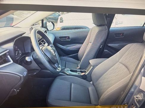 Used 2025 Toyota Corolla LE image 7