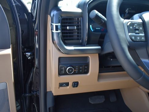 Used 2025 Ford F450 Lariat w/ FX4 Off-Road Package image 26