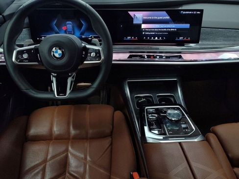Used 2023 BMW 760i xDrive w/ Executive Package image 25
