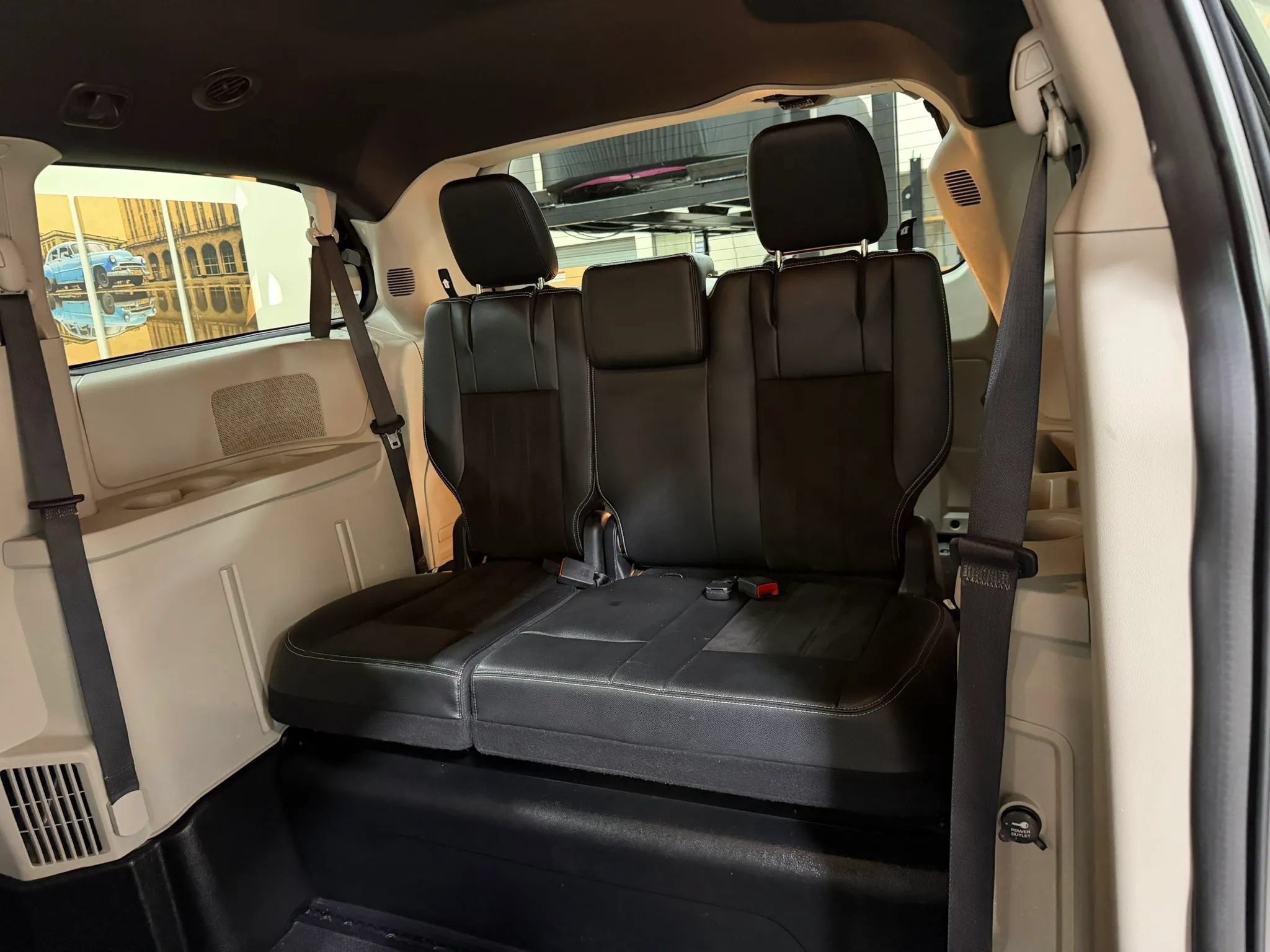 Used 2019 Dodge Grand Caravan SXT FWD image 29