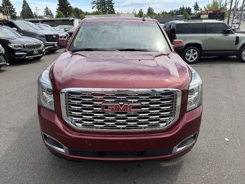 Used 2019 GMC Yukon XL Denali w/ Denali Ultimate Package AWD/4WD image 16