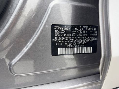 Used 2025 Genesis G70 2.5T RWD image 45