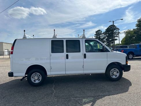 Used 2014 Chevrolet Express 2500 RWD image 18