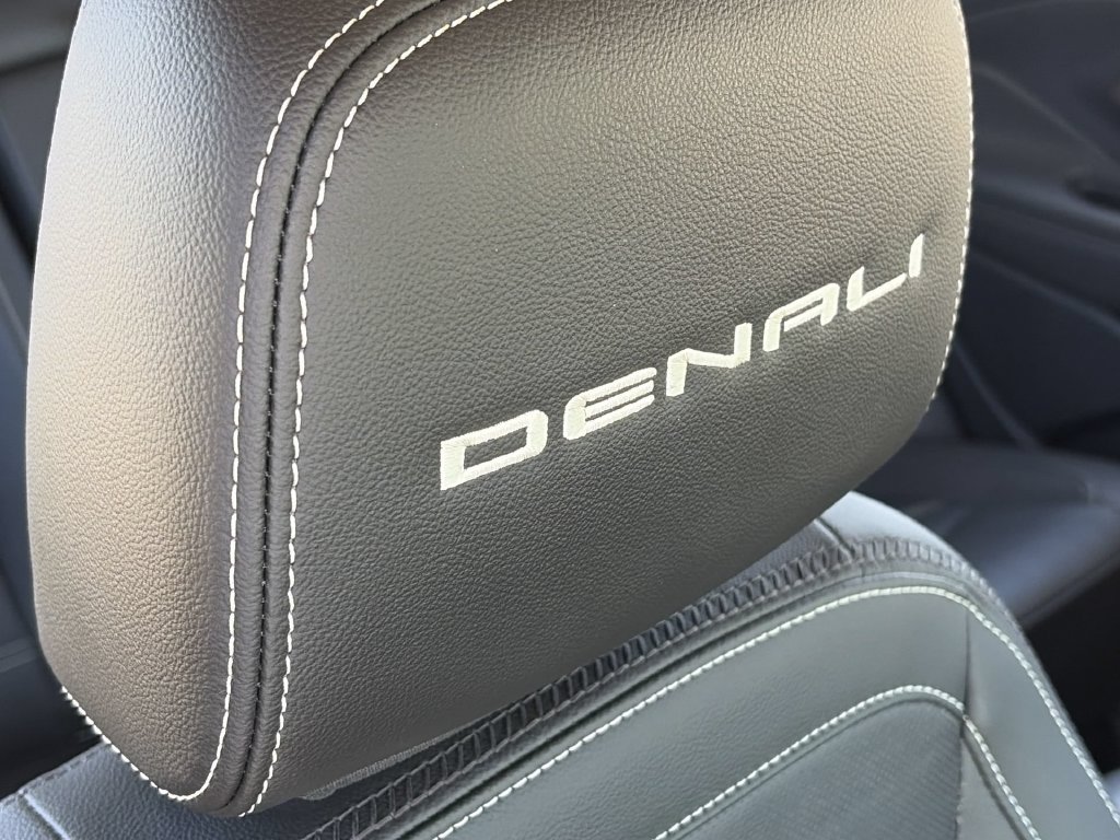 Used 2023 GMC Terrain Denali AWD/4WD image 26
