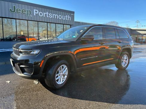 Used 2023 Jeep Grand Cherokee Laredo w/ Luxury Tech Group I image 15