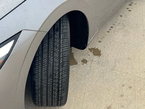 Certified 2025 Hyundai Elantra Sport image 9