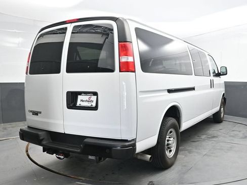 Used 2024 Chevrolet Express 3500 LS RWD image 7