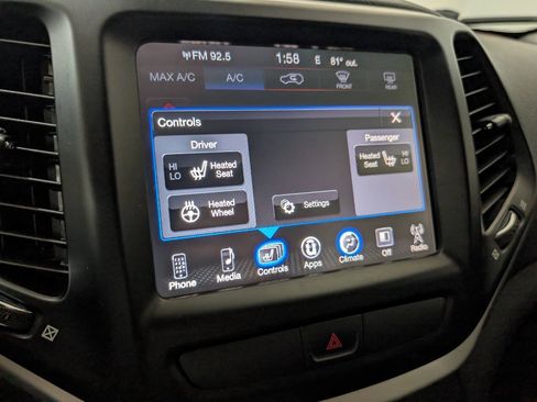 Used 2016 Jeep Cherokee Trailhawk w/ Cold Weather Group AWD/4WD image 11