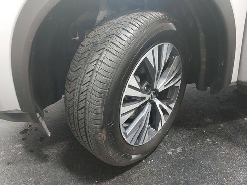 Used 2023 Nissan Rogue SV image 30