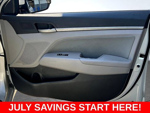 Used 2017 Hyundai Elantra SE FWD image 34