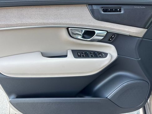 New 2026 Volvo XC90 T8 Plus w/ Protection Package Premier image 9