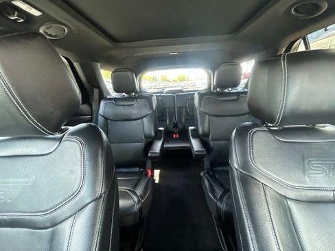 Used 2023 Ford Explorer ST w/ Equipment Group 401A AWD/4WD image 19